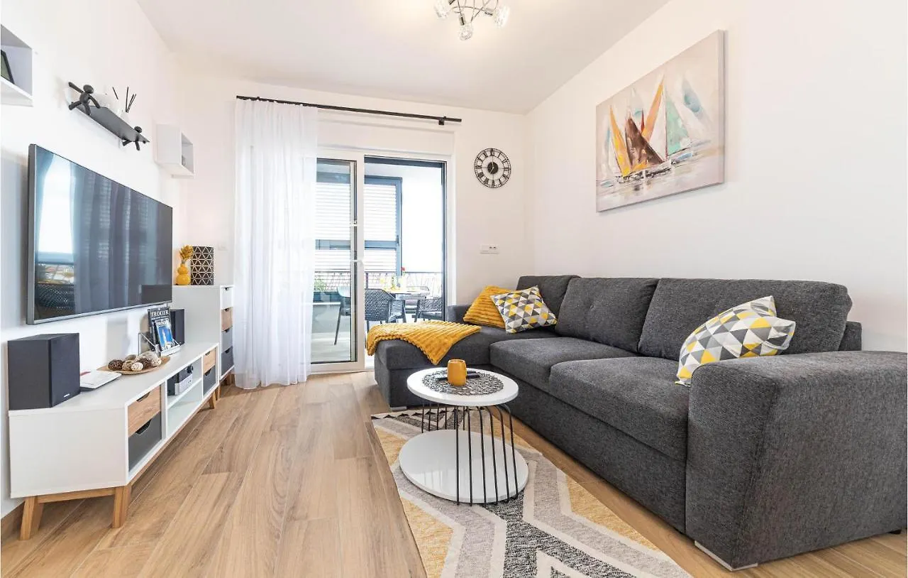 2 Bedroom Nice Apartment In Trogir
