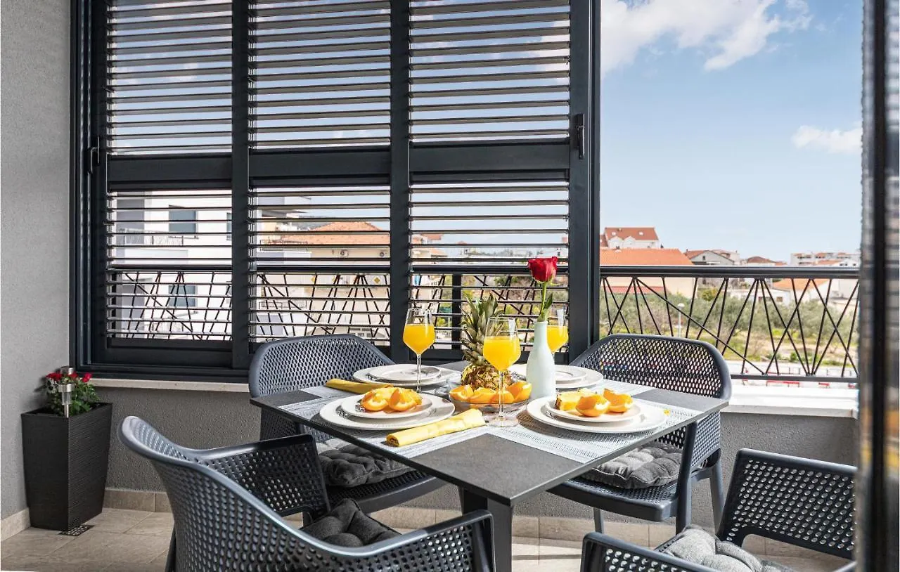 2 Bedroom Nice Apartment In Trogir